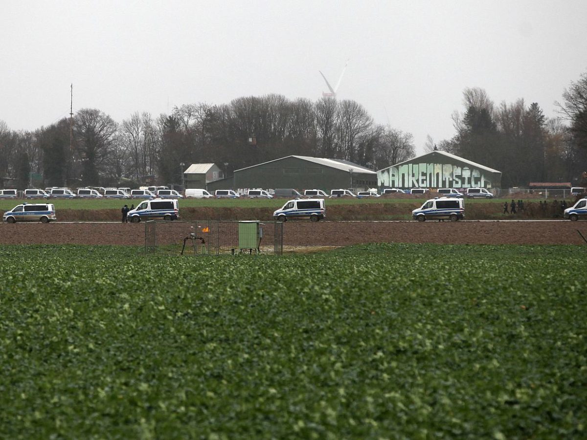 Polizei meldet Abschluss der Räumung von Lützerath - bei Kurznachrichten Plus