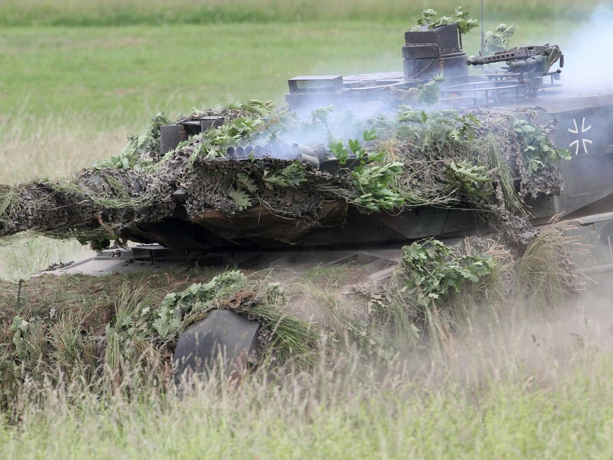 Knappe Mehrheit findet Lieferung von Kampfpanzern richtig - bei Kurznachrichten Plus