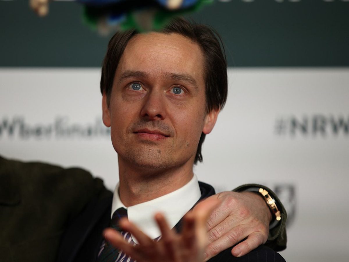 Tom Schilling legt seine Gagen nicht gewinnbringend an - bei Kurznachrichten Plus