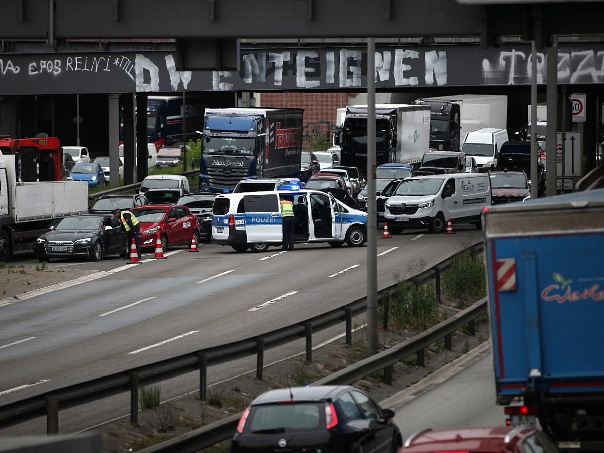 Neue Klima-Blockaden in Berlin – A 100 teilweise gesperrt - bei Kurznachrichten Plus