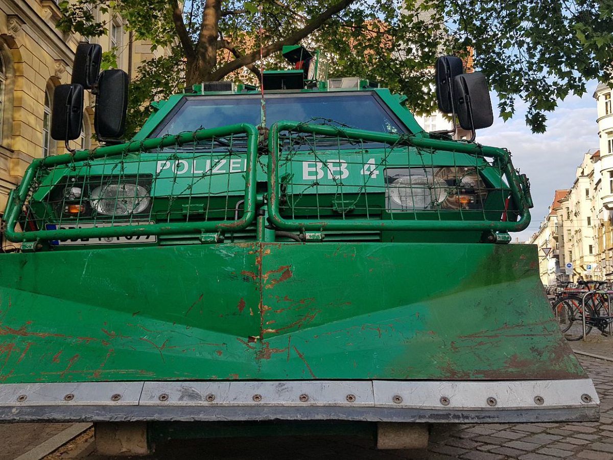 23 verletzte Polizisten – Fünf Festnahmen bei Randalen in Leipzig - bei Kurznachrichten Plus