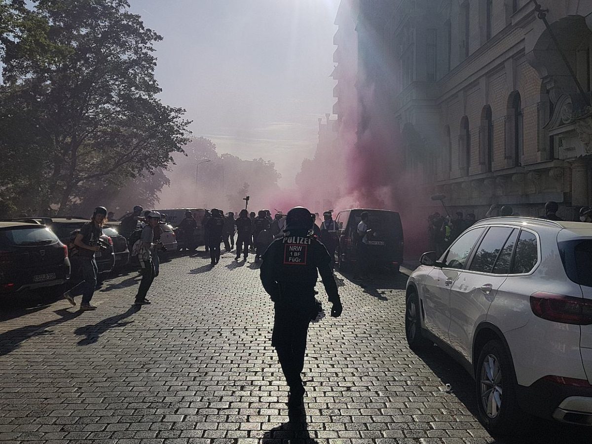 Erlaubte Leipziger Demo endet auch mit Gewaltausbruch - bei Kurznachrichten Plus