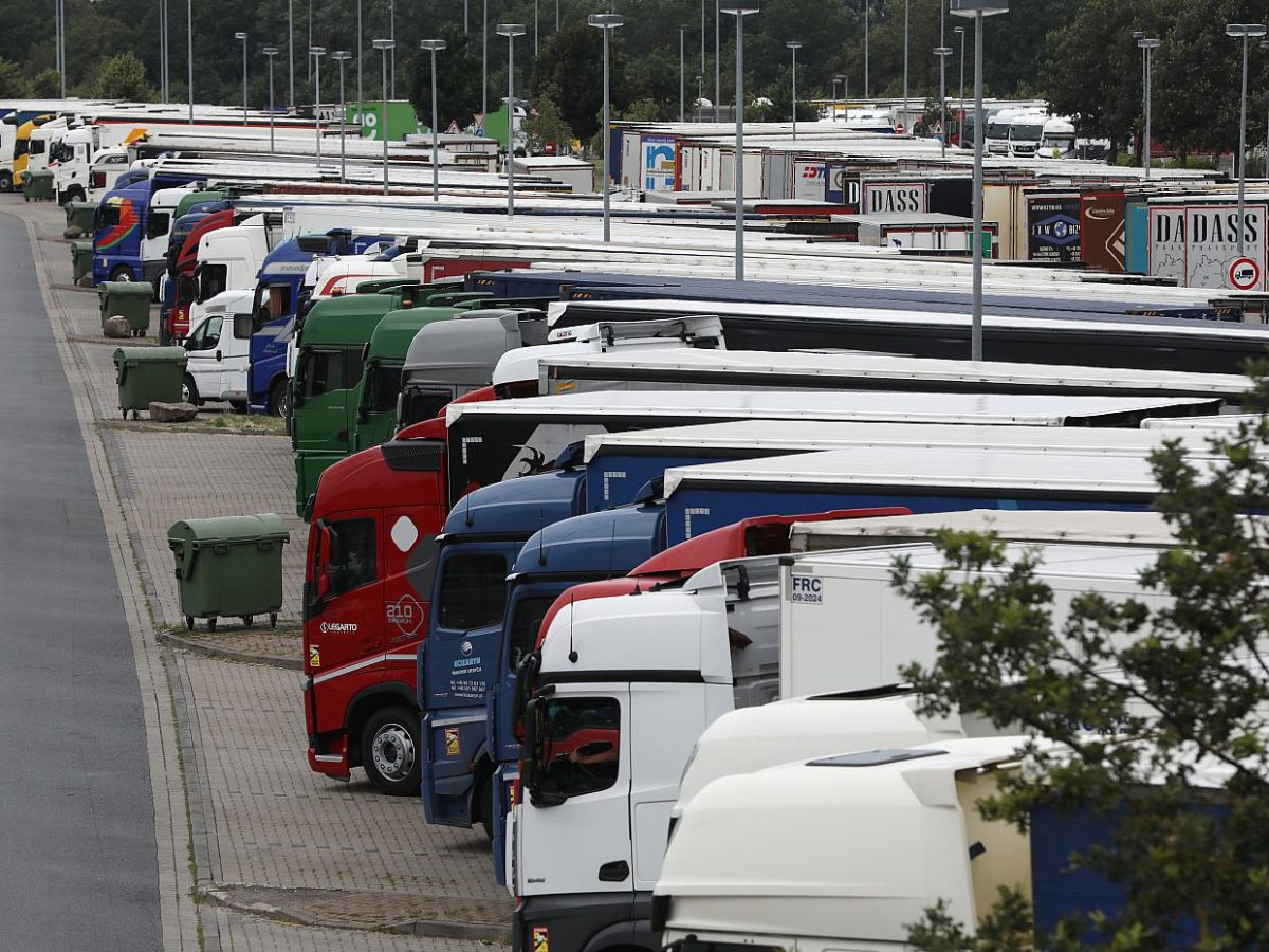 Zahl mautpflichtiger Lkws auf Autobahnen im Januar gestiegen - bei Kurznachrichten Plus