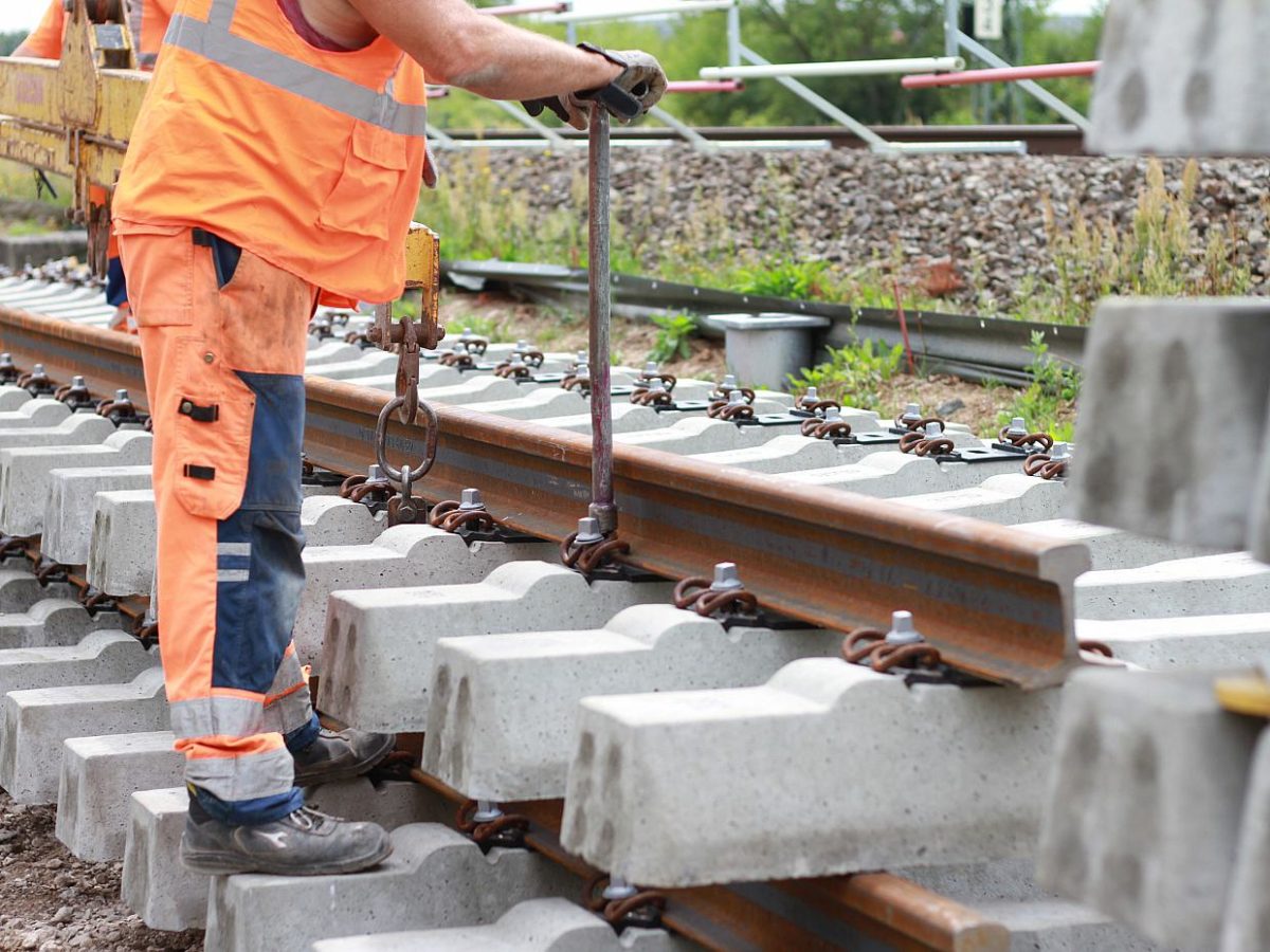 Theurer sieht keine Streichungen von Schienenausbau-Projekten - bei Kurznachrichten Plus