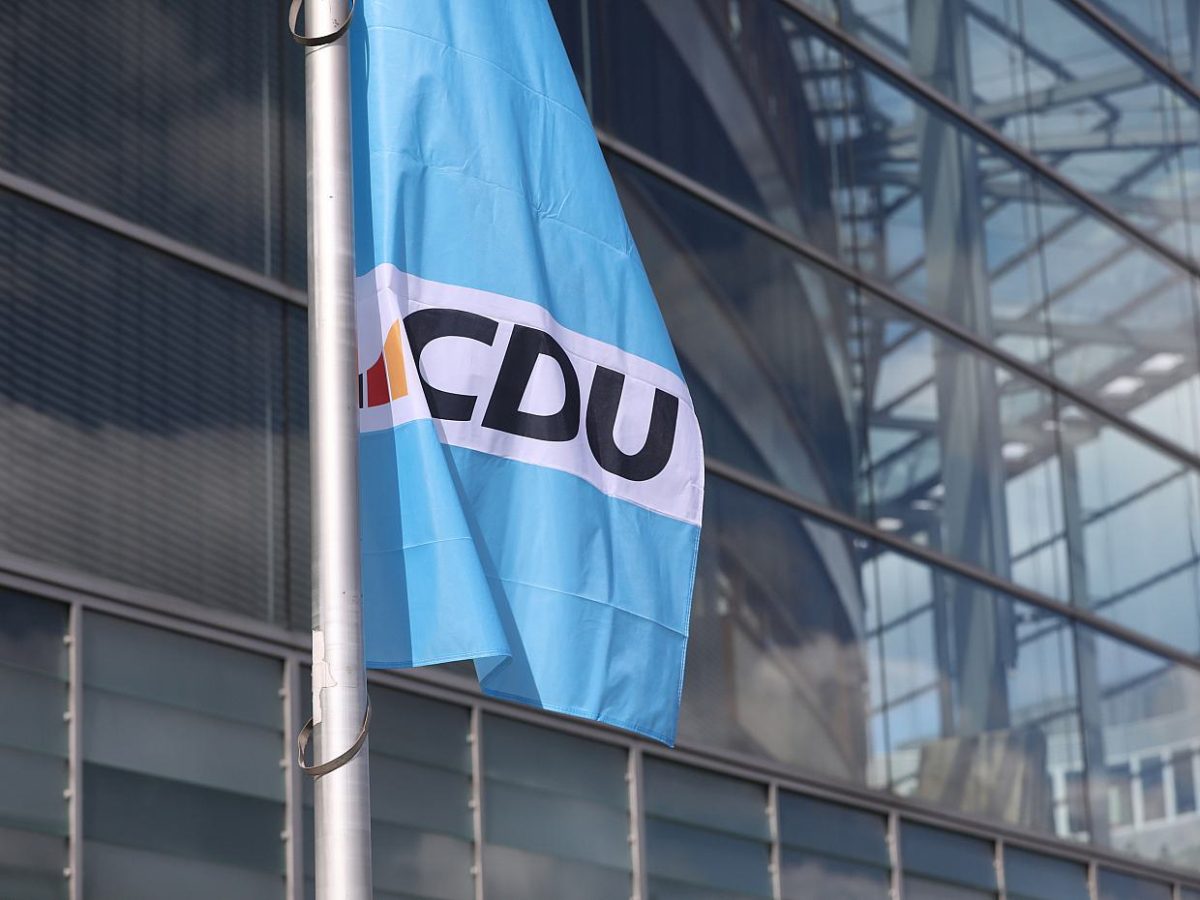 CDU will über Einschränkung der Versammlungsfreiheit nachdenken - bei Kurznachrichten Plus