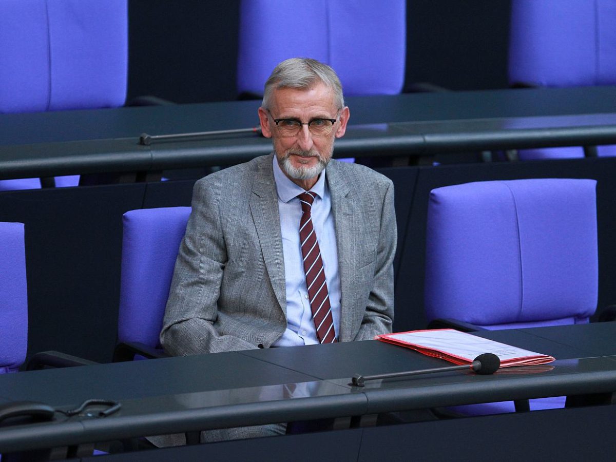 Sachsens Innenminister sieht keine Unterwanderung bei Bauernprotesten - bei Kurznachrichten Plus