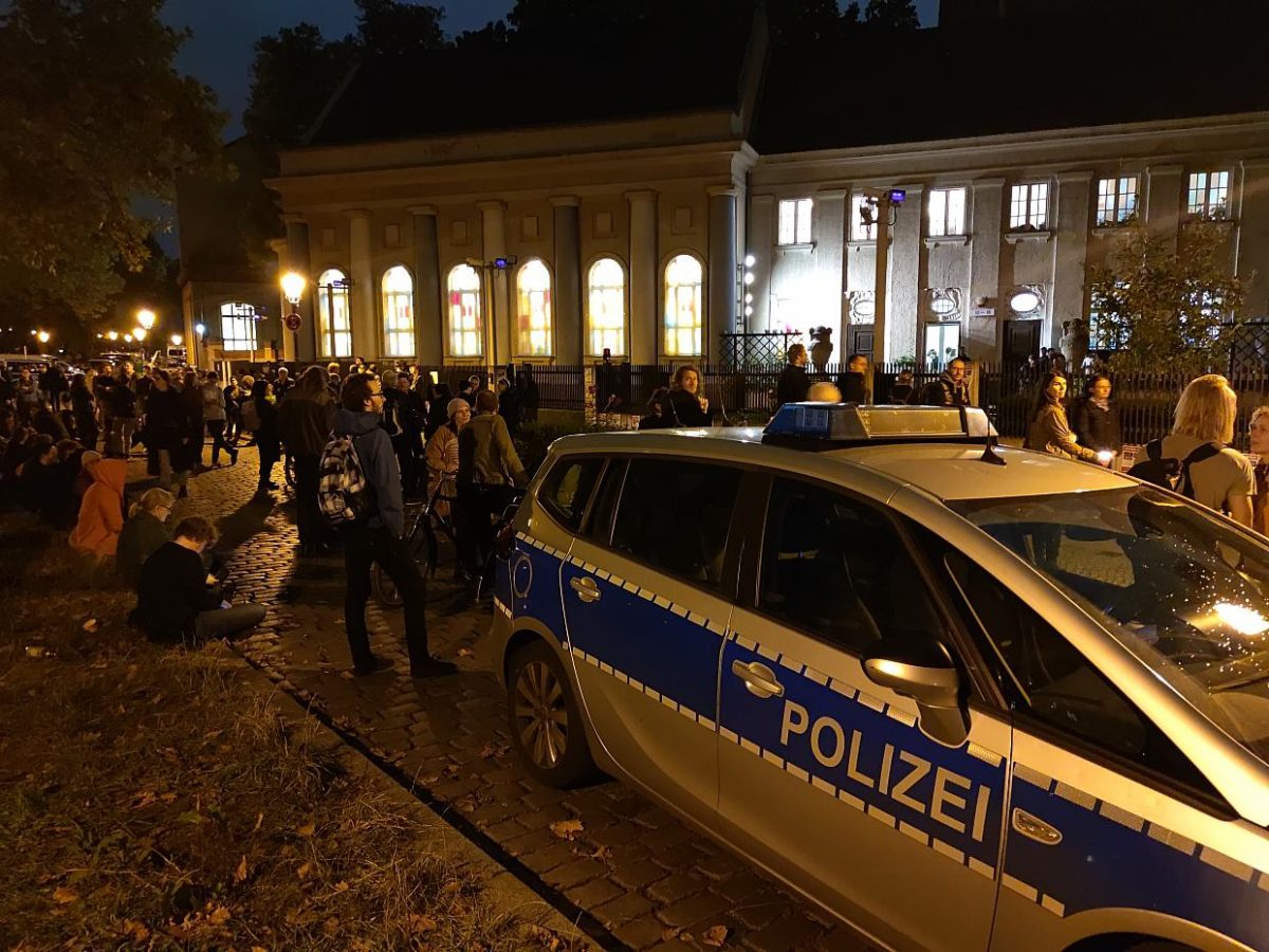 Über einhundert Menschen bei Mahnwache vor Berliner Synagoge - bei Kurznachrichten Plus