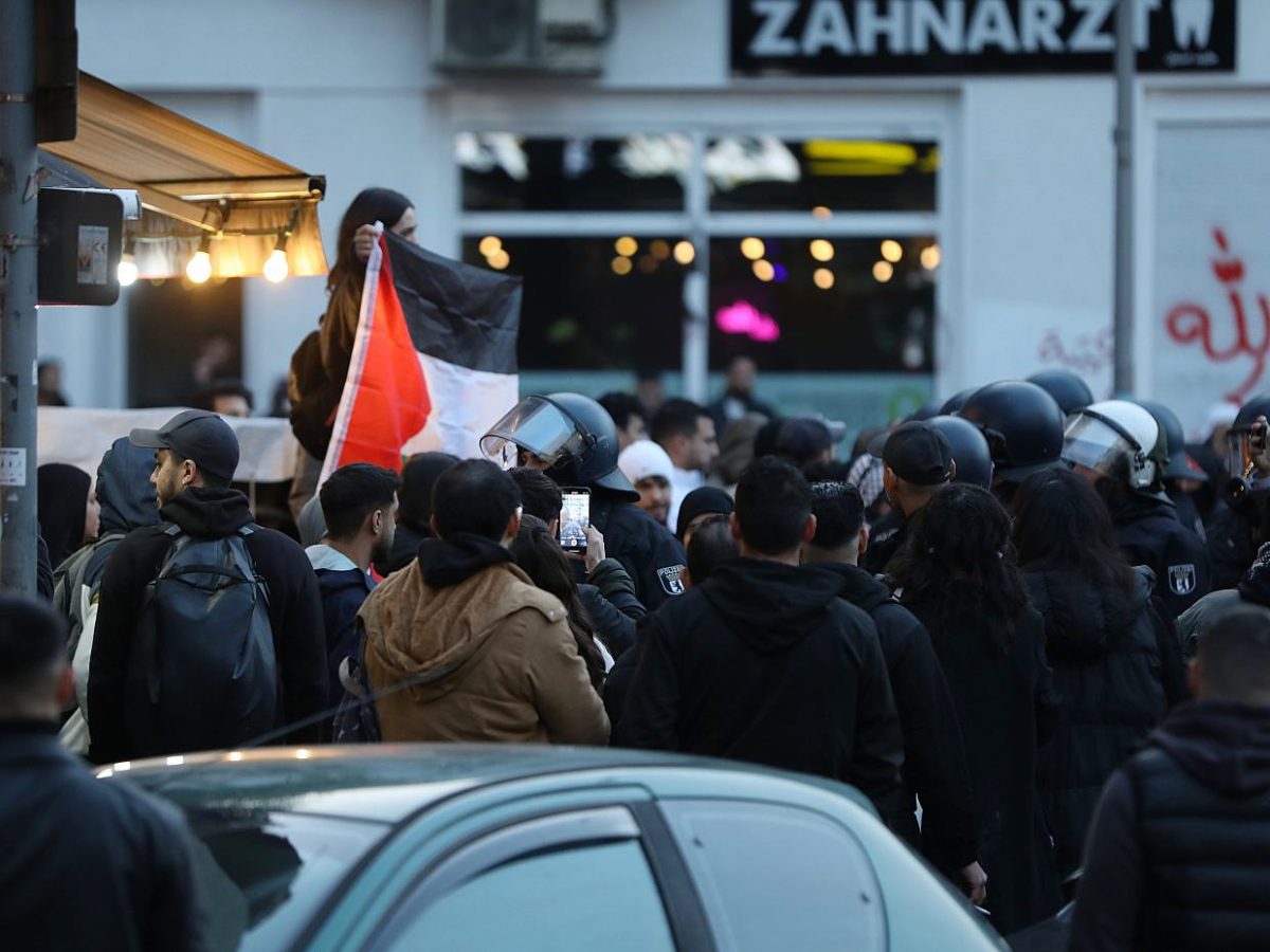 Fraktionen fordern schärfere Auflagen für Anti-Israel-Demos - bei Kurznachrichten Plus