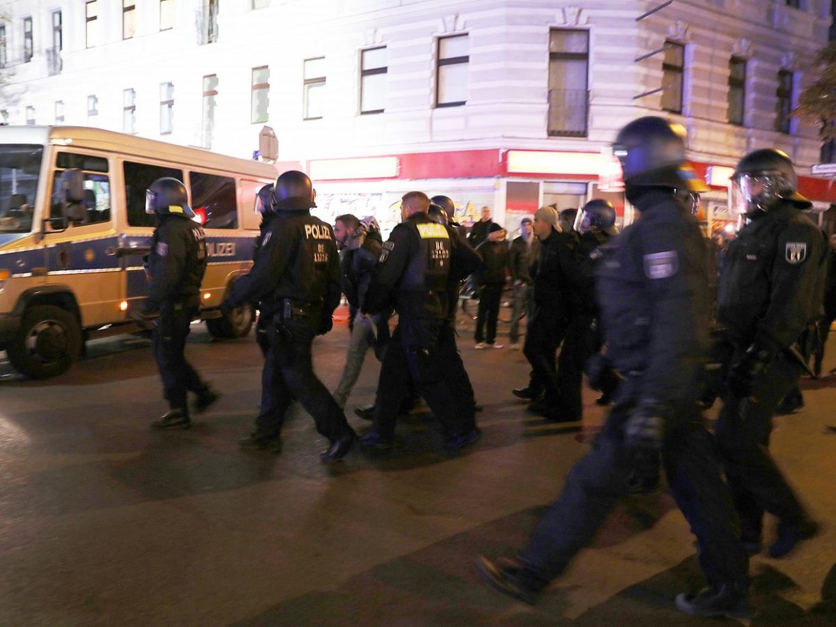 Polizisten bei Pro-Palästina-Demo in Berlin verletzt - bei Kurznachrichten Plus