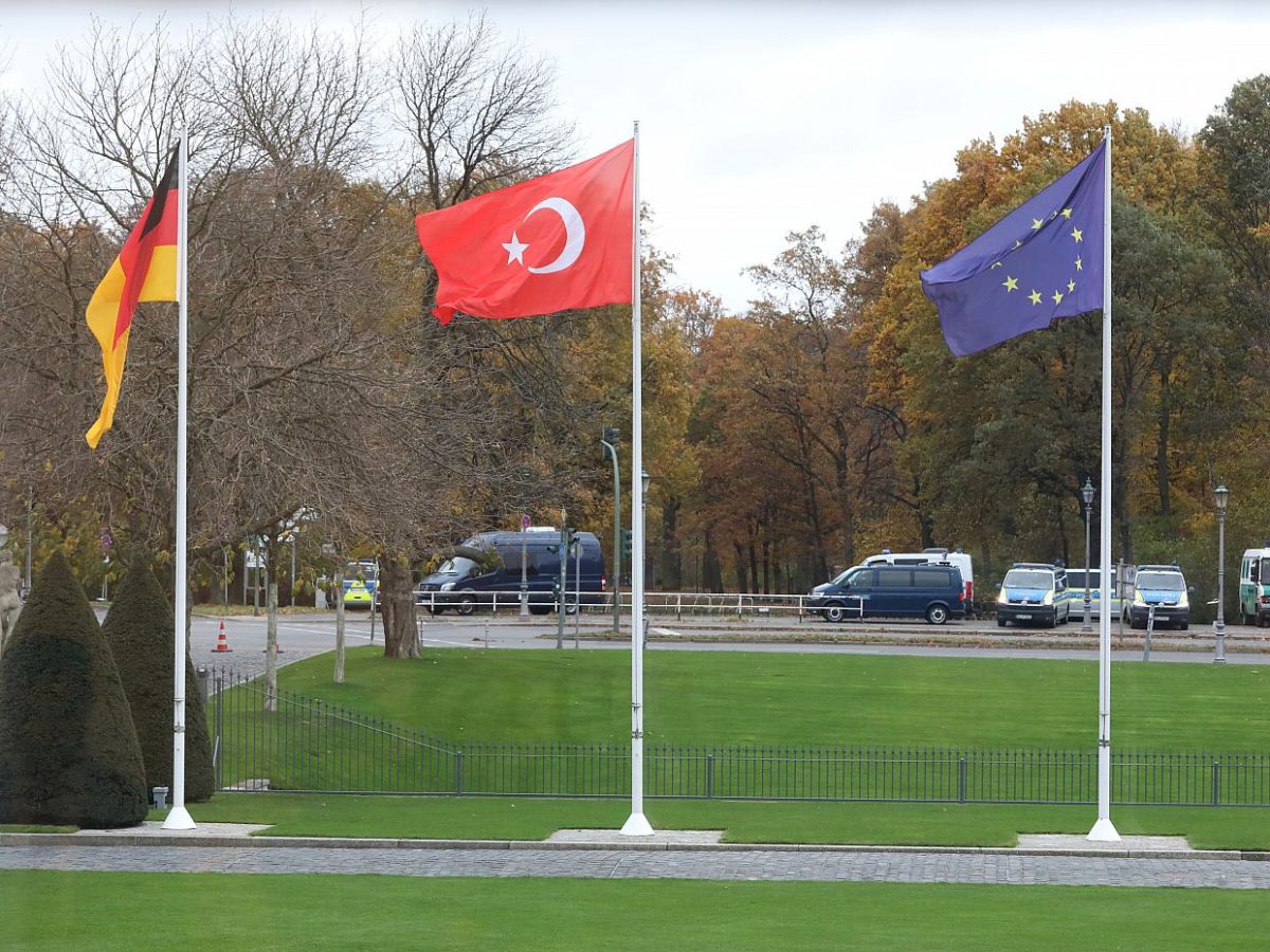 Bundestagsparteien gegen neue EU-Beitrittsgespräche mit Türkei - bei Kurznachrichten Plus