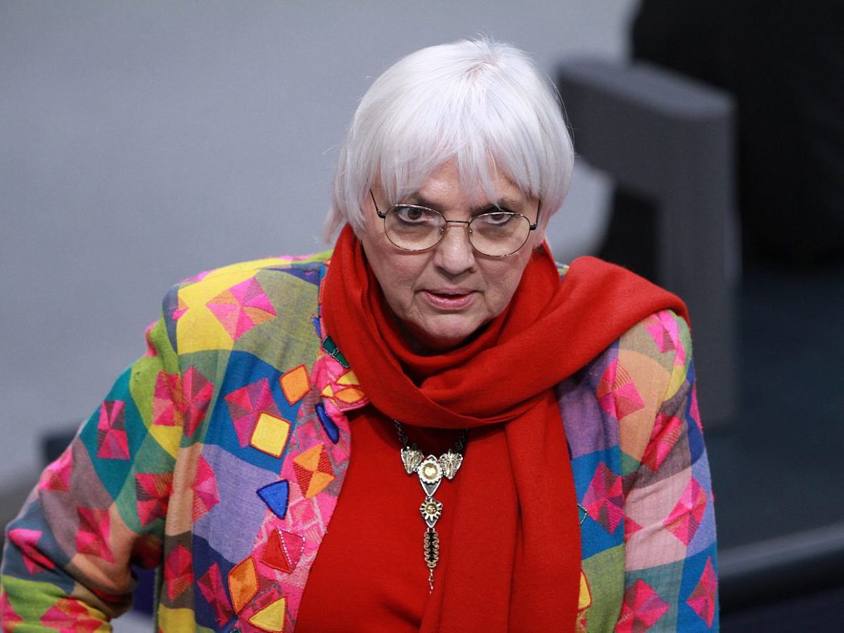 Claudia Roth will Theater als Orte der Demokratie würdigen - bei Kurznachrichten Plus