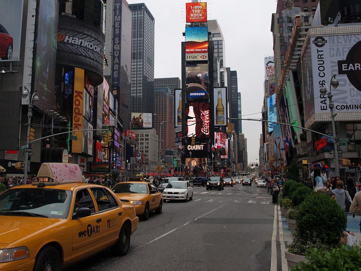 New York: Auto erfasst Fußgänger am Times Square – Mehrere Verletzte - bei Kurznachrichten Plus