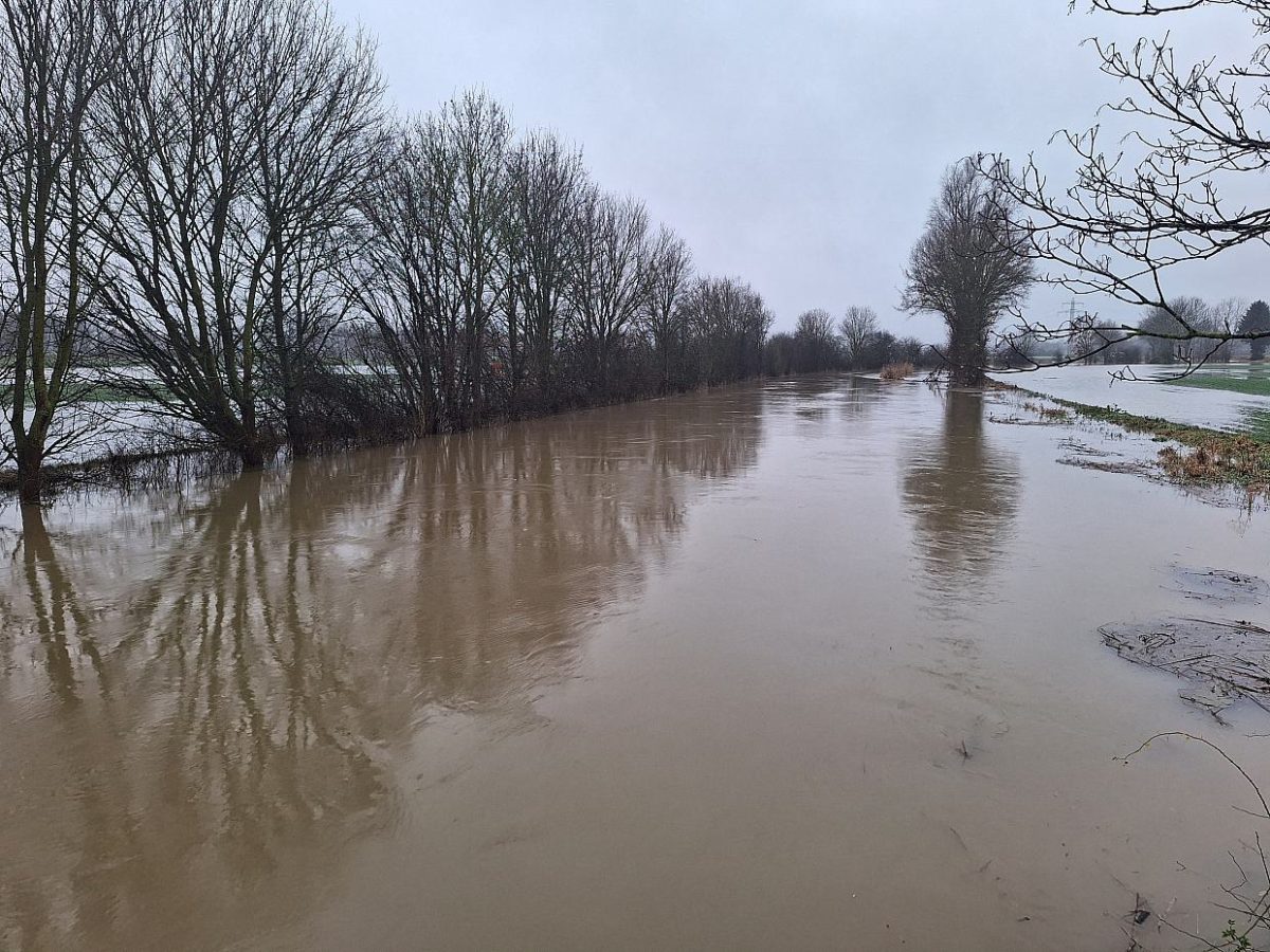 Hochwasserlage in Deutschland verschärft sich - bei Kurznachrichten Plus