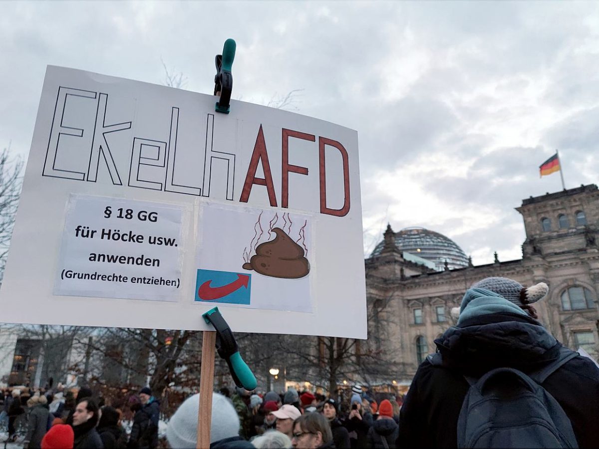 Hessischer Innenminister warnt vor Linksextremen bei Anti-AfD-Demos - bei Kurznachrichten Plus