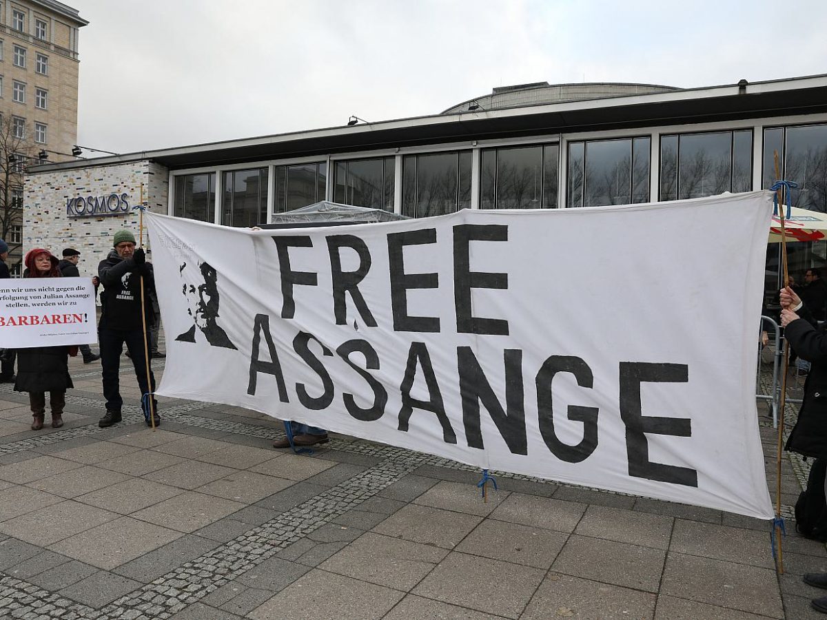 Bundestagsabgeordnete verlangen sofortige Freilassung von Assange - bei Kurznachrichten Plus