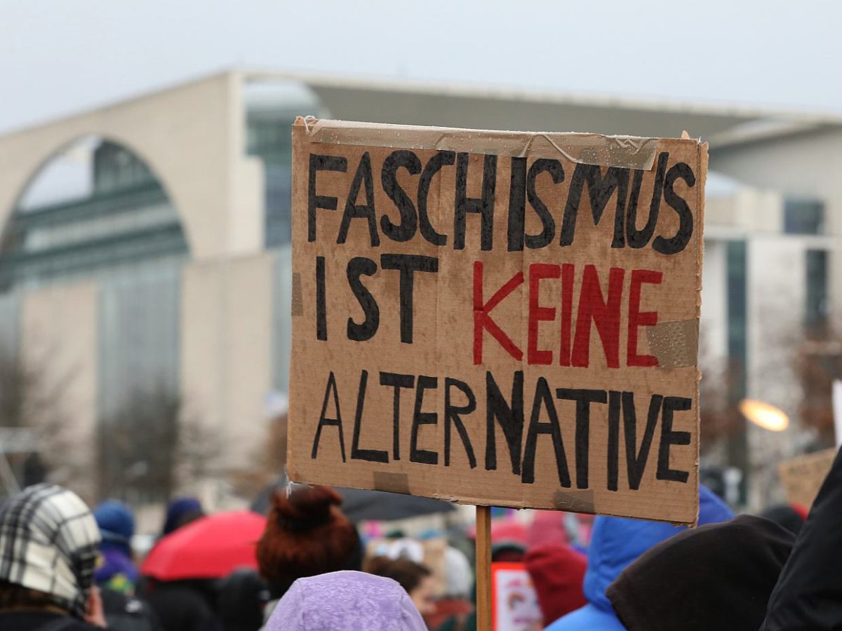 Faeser sieht in Protesten Rückendeckung für Demokratiefördergesetz - bei Kurznachrichten Plus