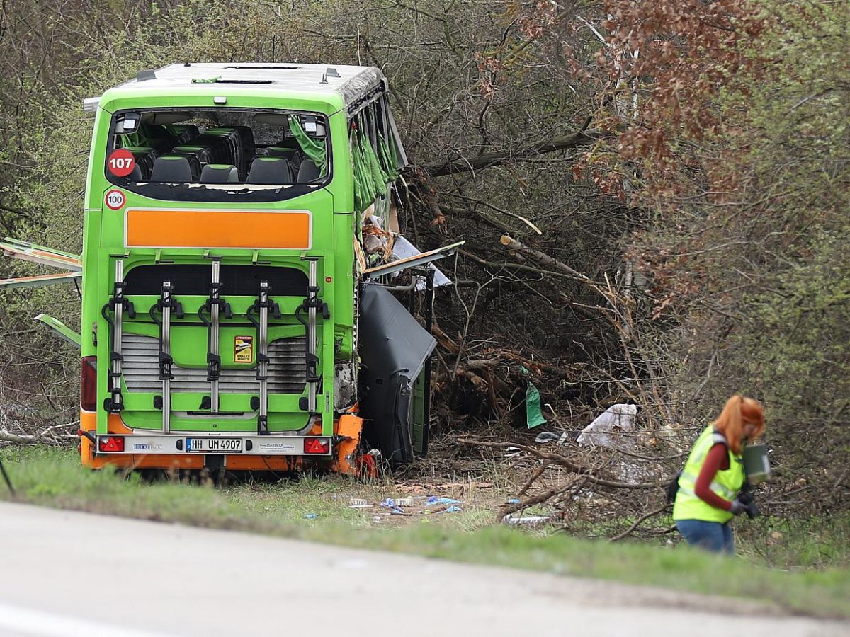 Viertes Todesopfer nach Busunfall auf A 9 identifiziert - bei Kurznachrichten Plus