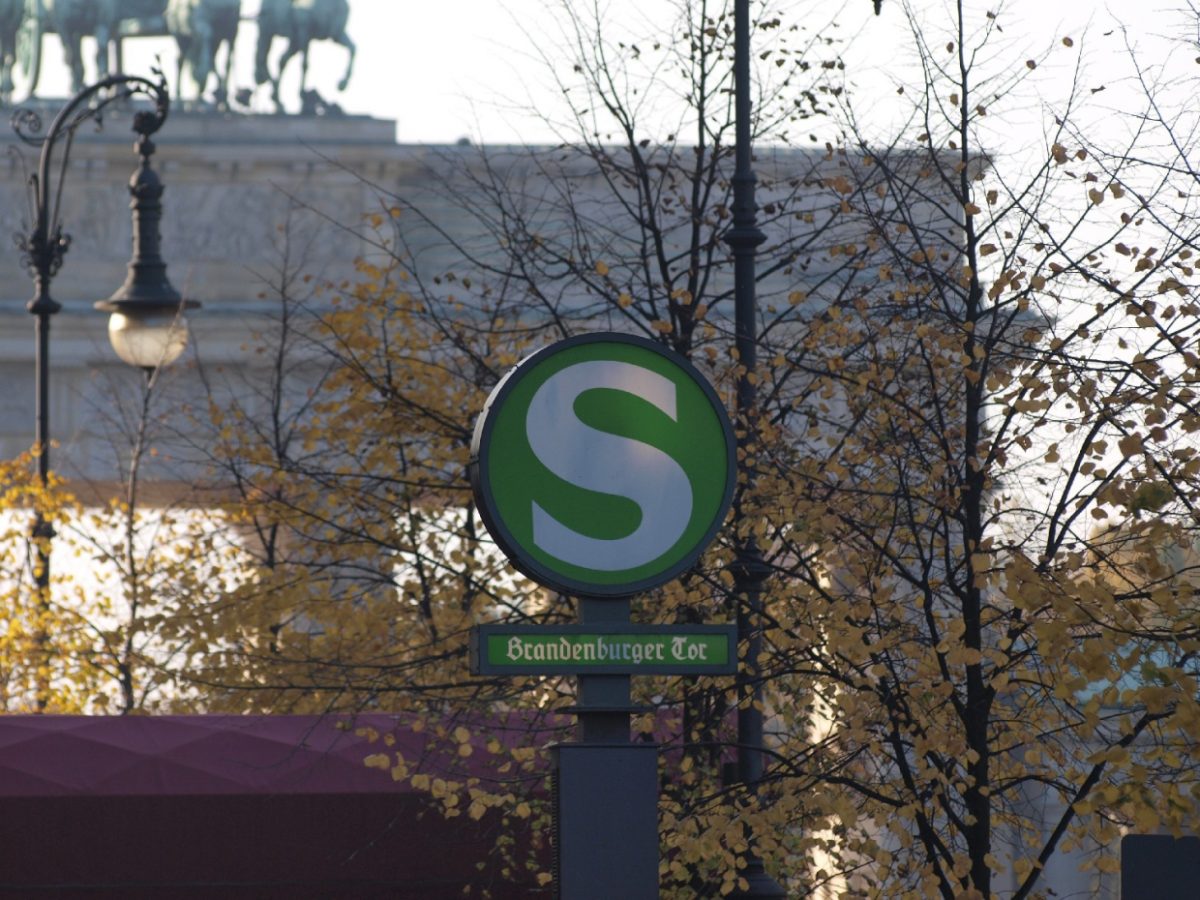 S-Bahn-Ausbau: Roma fürchten Zerstörung von Porajmos-Mahnmal - bei Kurznachrichten Plus