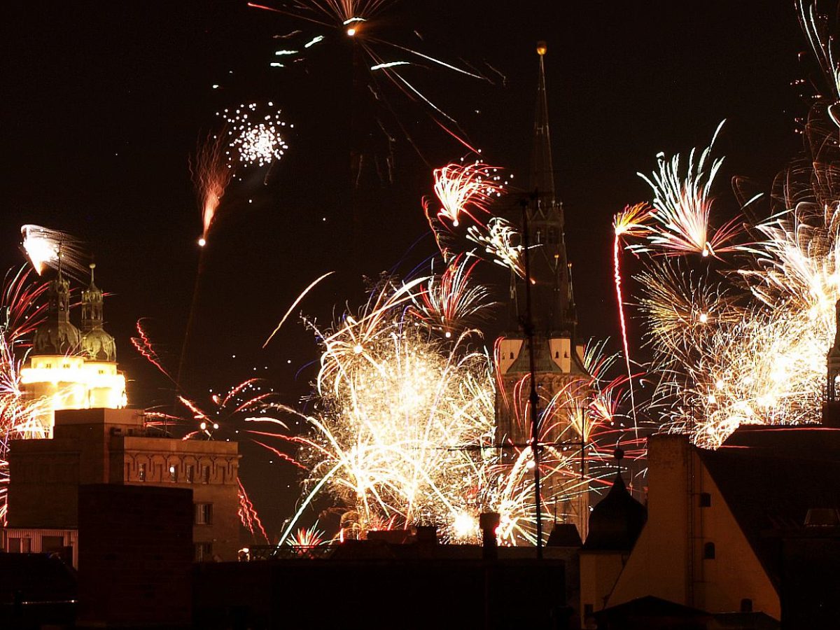 Silvesterangriffe: Feuerwehrgewerkschaft für Böller-Obergrenze - bei Kurznachrichten Plus