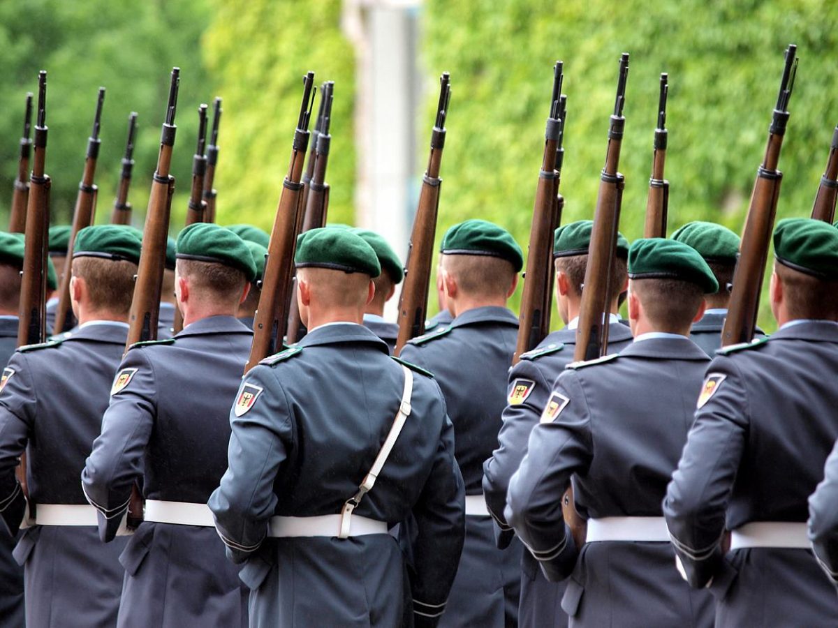 Grüne für Ende von Ausbildung Minderjähriger bei Bundeswehr - bei Kurznachrichten Plus