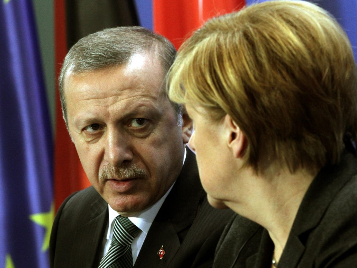 EU-Haushaltskommissar: Hilfsgelder für Türkei nur unter Bedingungen - bei Kurznachrichten Plus