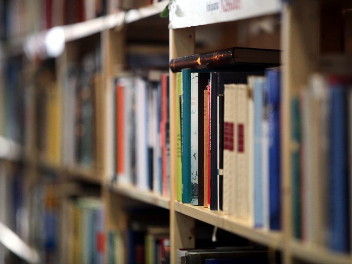 Weniger private Haushalte kaufen Bücher - bei Kurznachrichten Plus