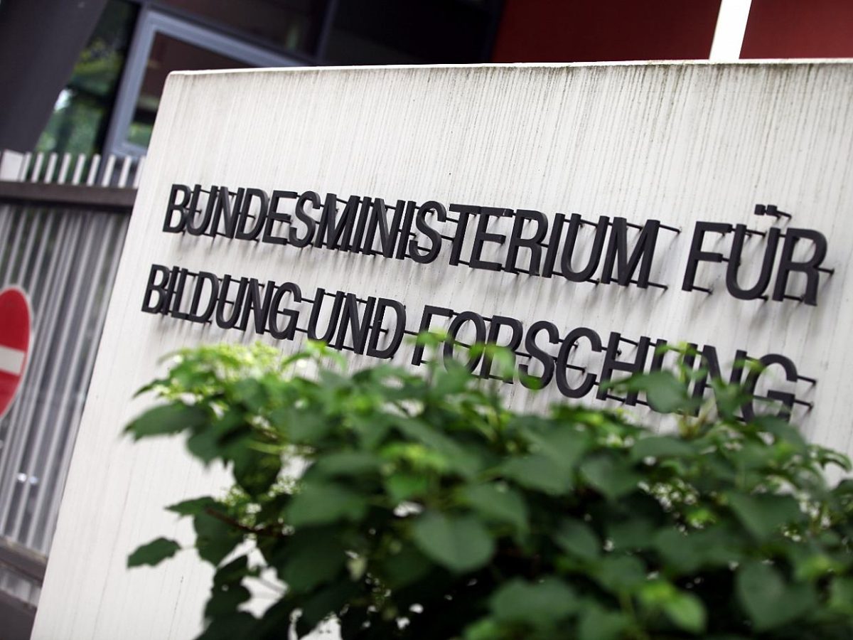 Bildungsministerium lässt 373 Millionen Euro Finanzmittel verfallen - bei Kurznachrichten Plus