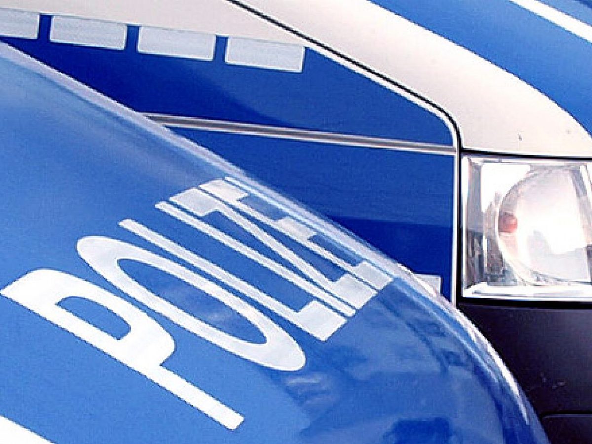 Hamburg: Mehrere Polizeitransporter ausgebrannt - bei Kurznachrichten Plus