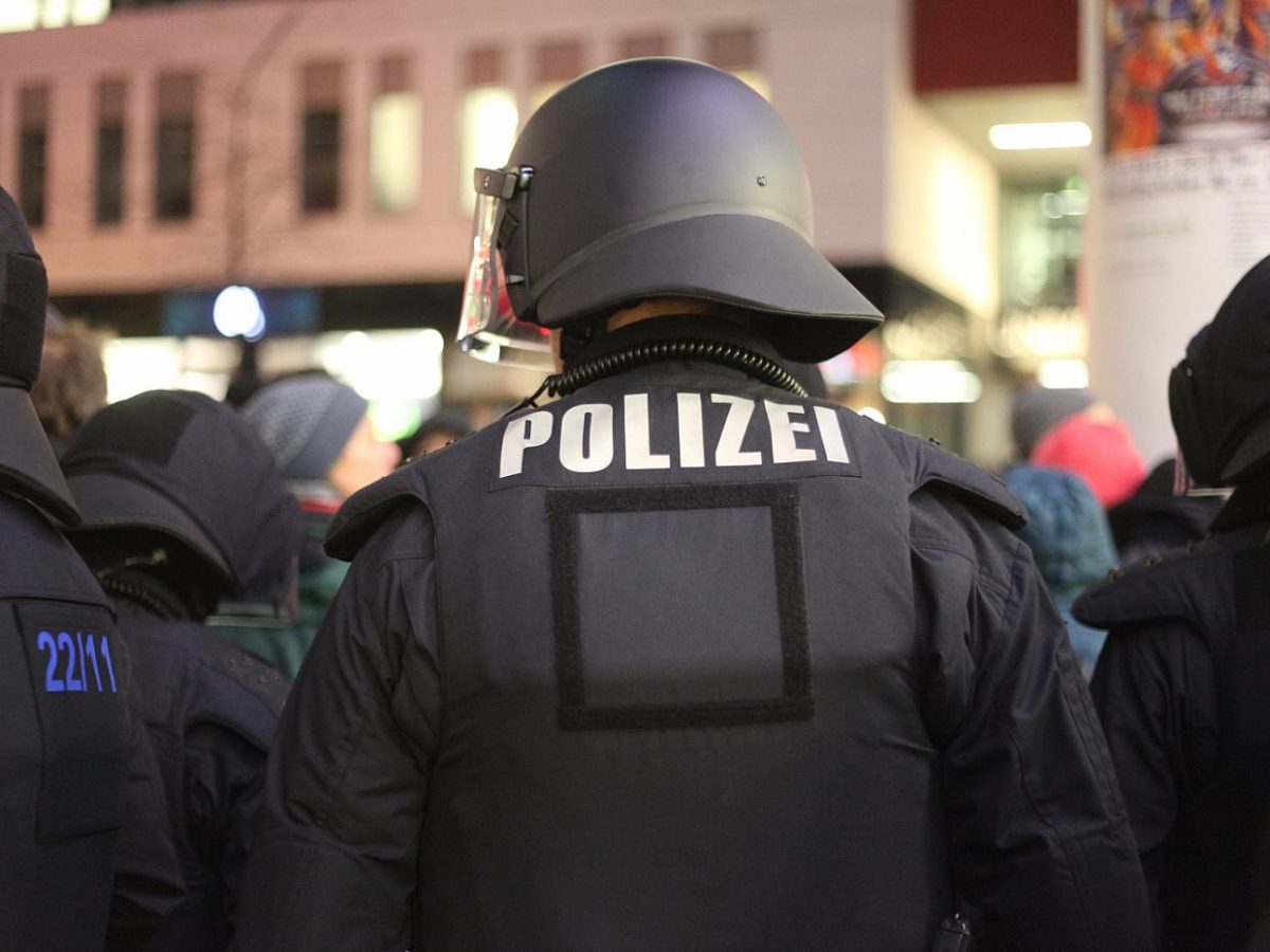 Zeitung: Polizisten schieben 18,1 Millionen Überstunden vor sich her - bei Kurznachrichten Plus