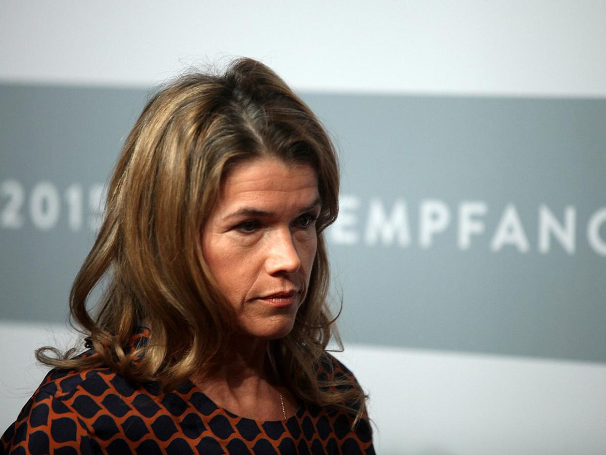 Anke Engelke will sich noch keine Gedanken über ihren Tod machen - bei Kurznachrichten Plus