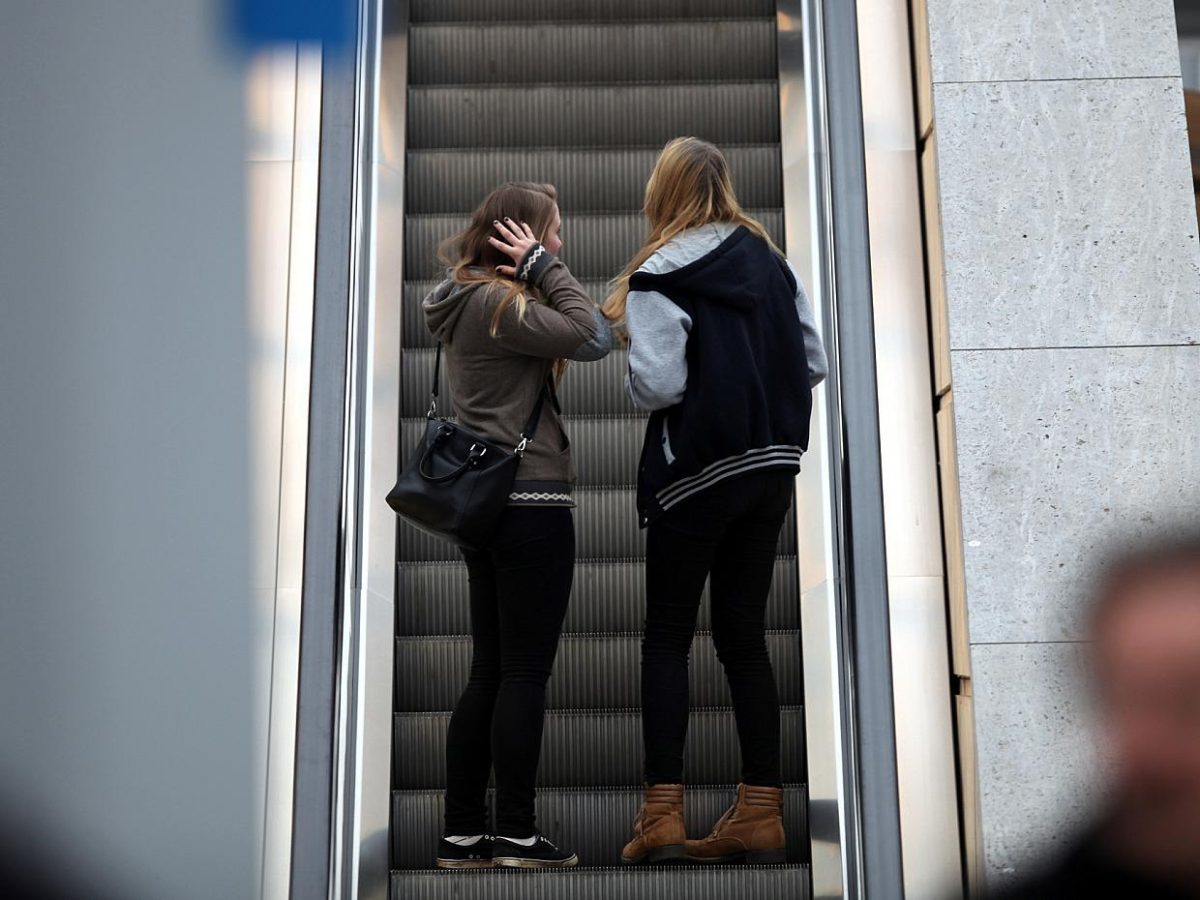 Deutsche Schüler bewegen sich unsicher im Internet - bei Kurznachrichten Plus