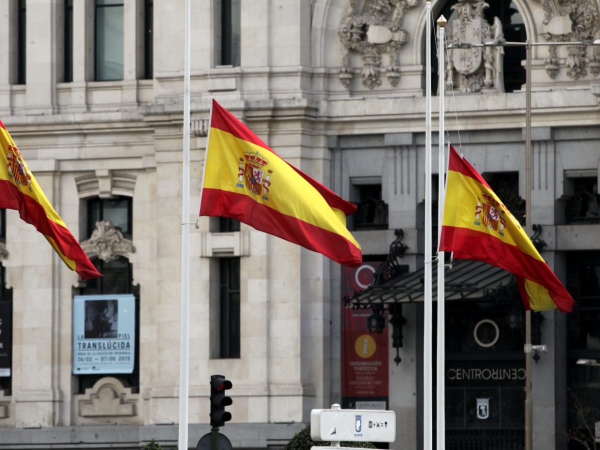 Spanien plant landesweite Ausgangssperre ab Montag - bei Kurznachrichten Plus