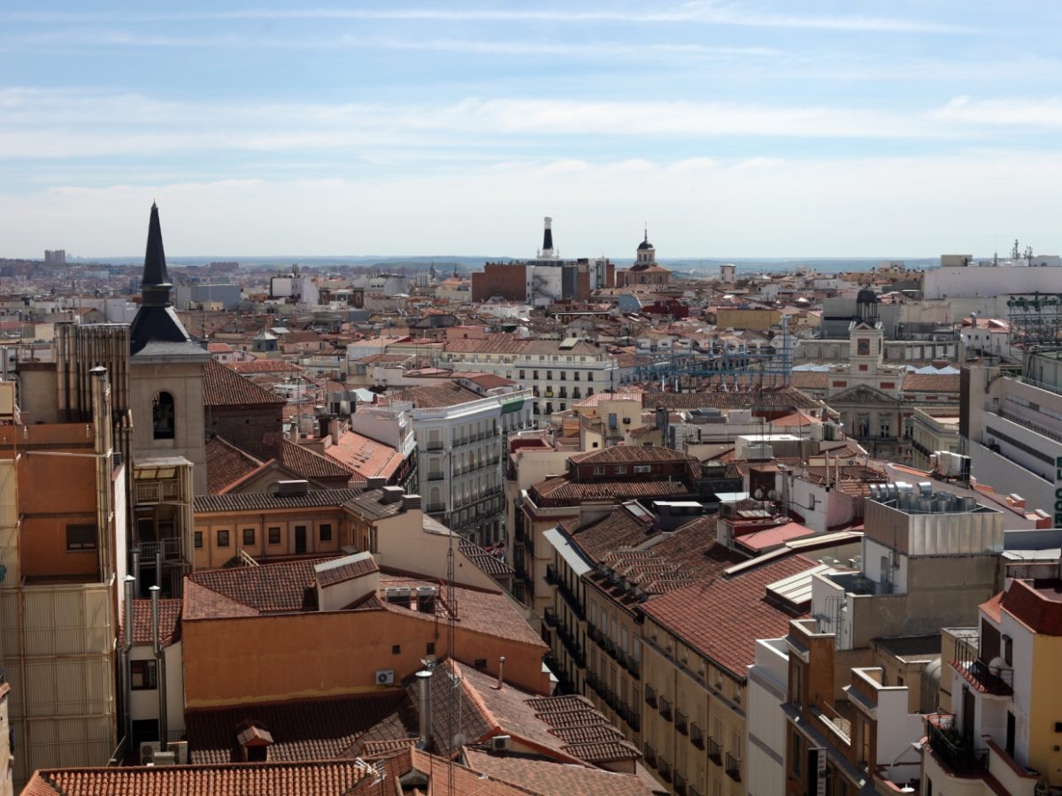 Lauterbach kritisiert Spanien: „Risikobereite Touristen eingeladen“ - bei Kurznachrichten Plus