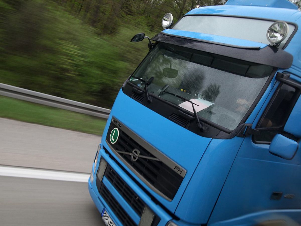 Handelskonzerne fordern EU-Verkaufsziele für Elektro-Trucks - bei Kurznachrichten Plus