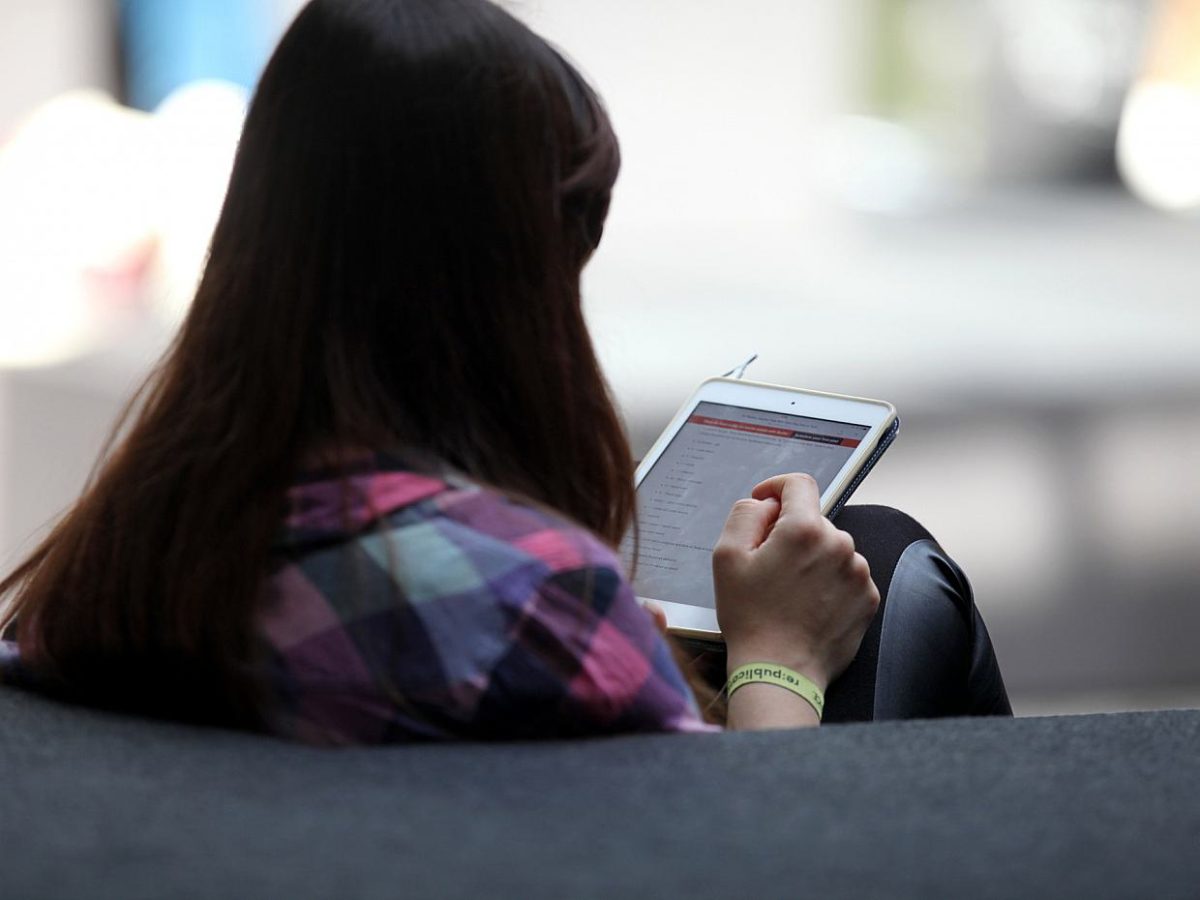 Digitalpakt: Bund zahlt pro Schule 25.000 Euro für Tablets - bei Kurznachrichten Plus