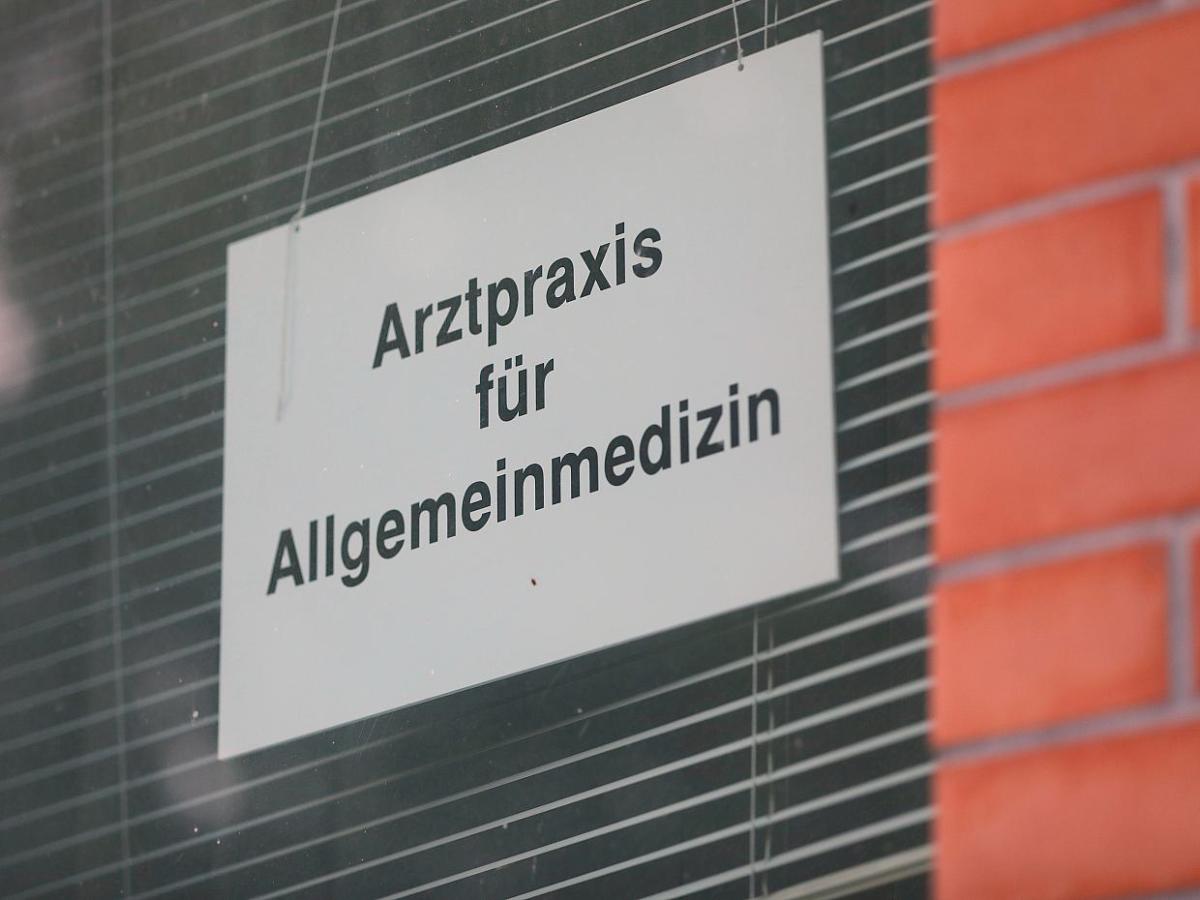 Hausärzte warnen vor Überlastung der Praxen wegen Infektionswelle - bei Kurznachrichten Plus