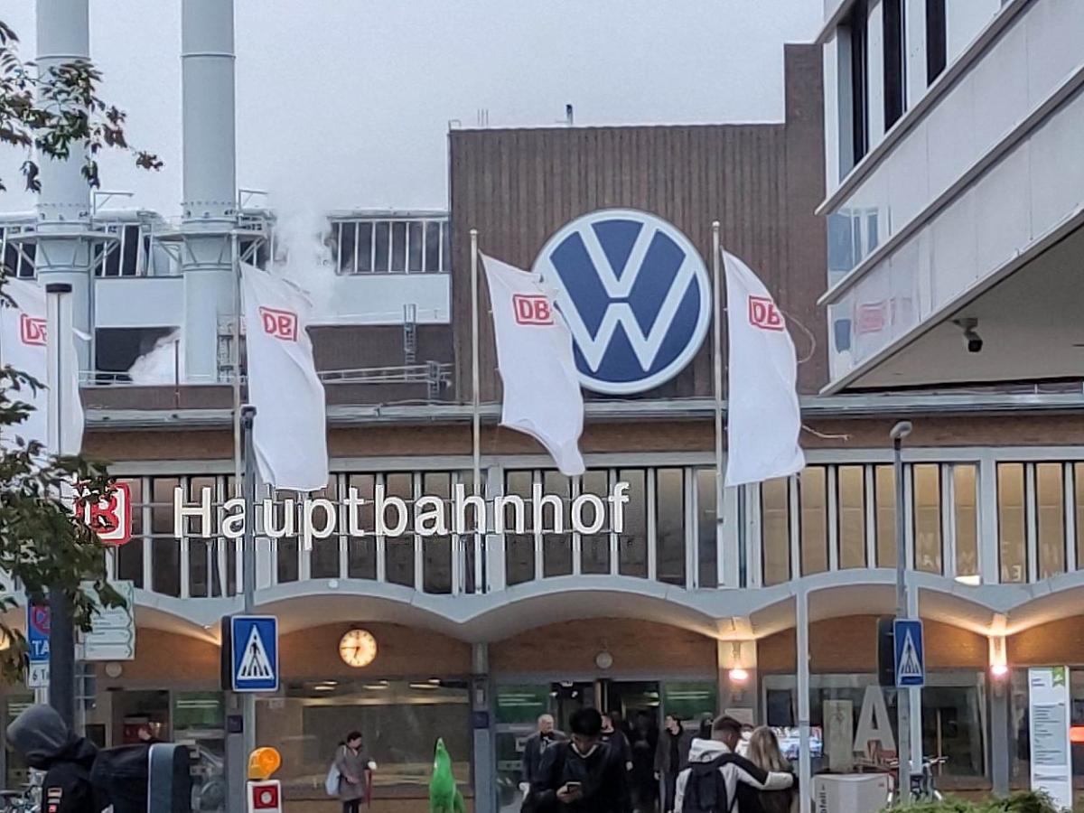 Heil drängt auf Sicherung aller VW-Standorte - bei Kurznachrichten Plus