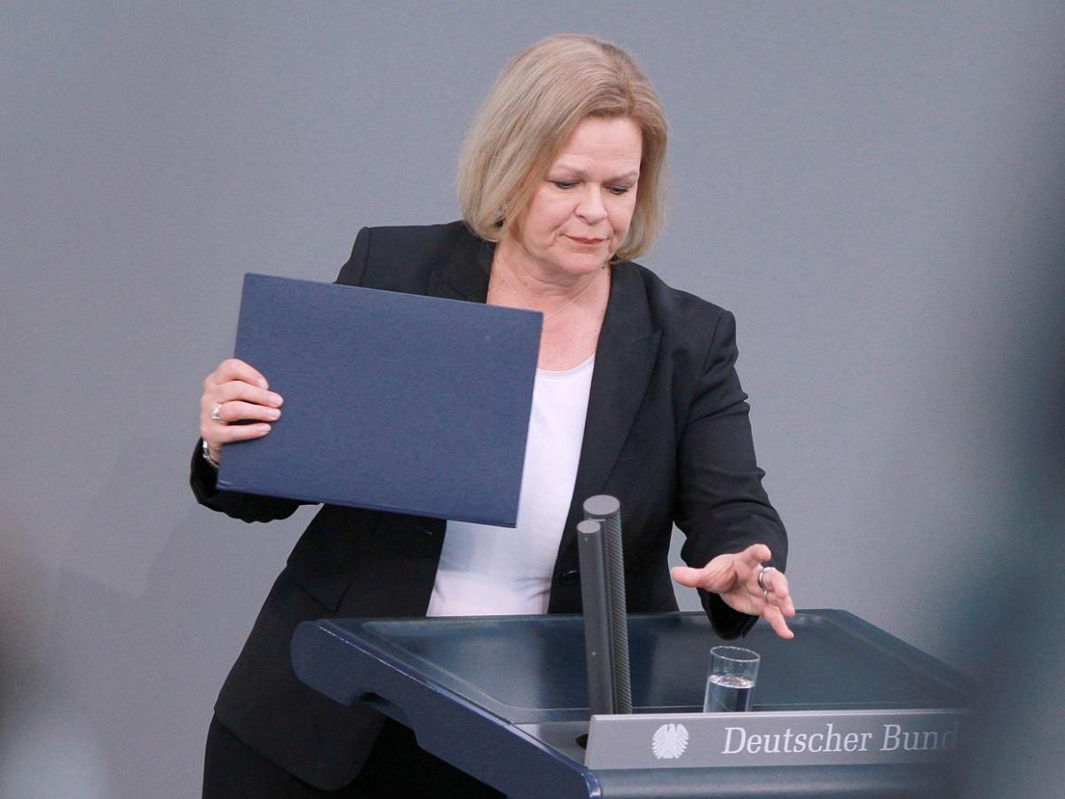 Innenministerin will mehr Islamisten abschieben - bei Kurznachrichten Plus