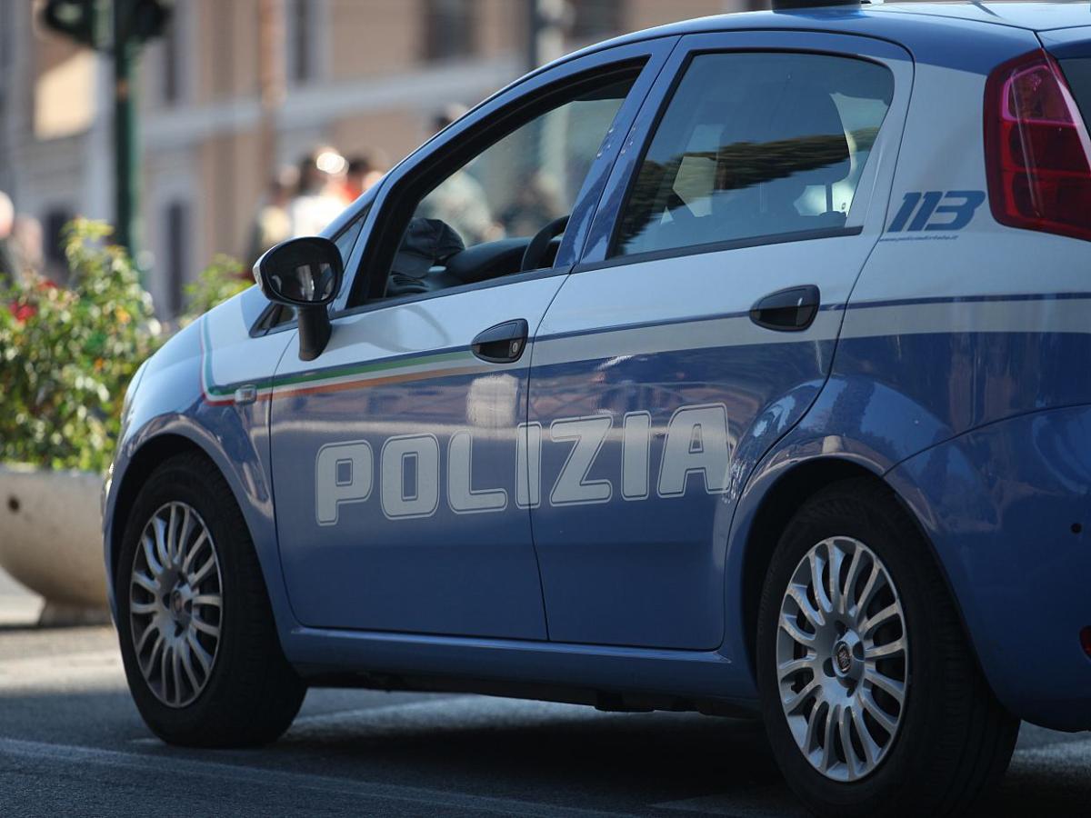 Italien: Auto rast in Fußgänger – zwei deutsche Schülerinnen tot - bei Kurznachrichten Plus