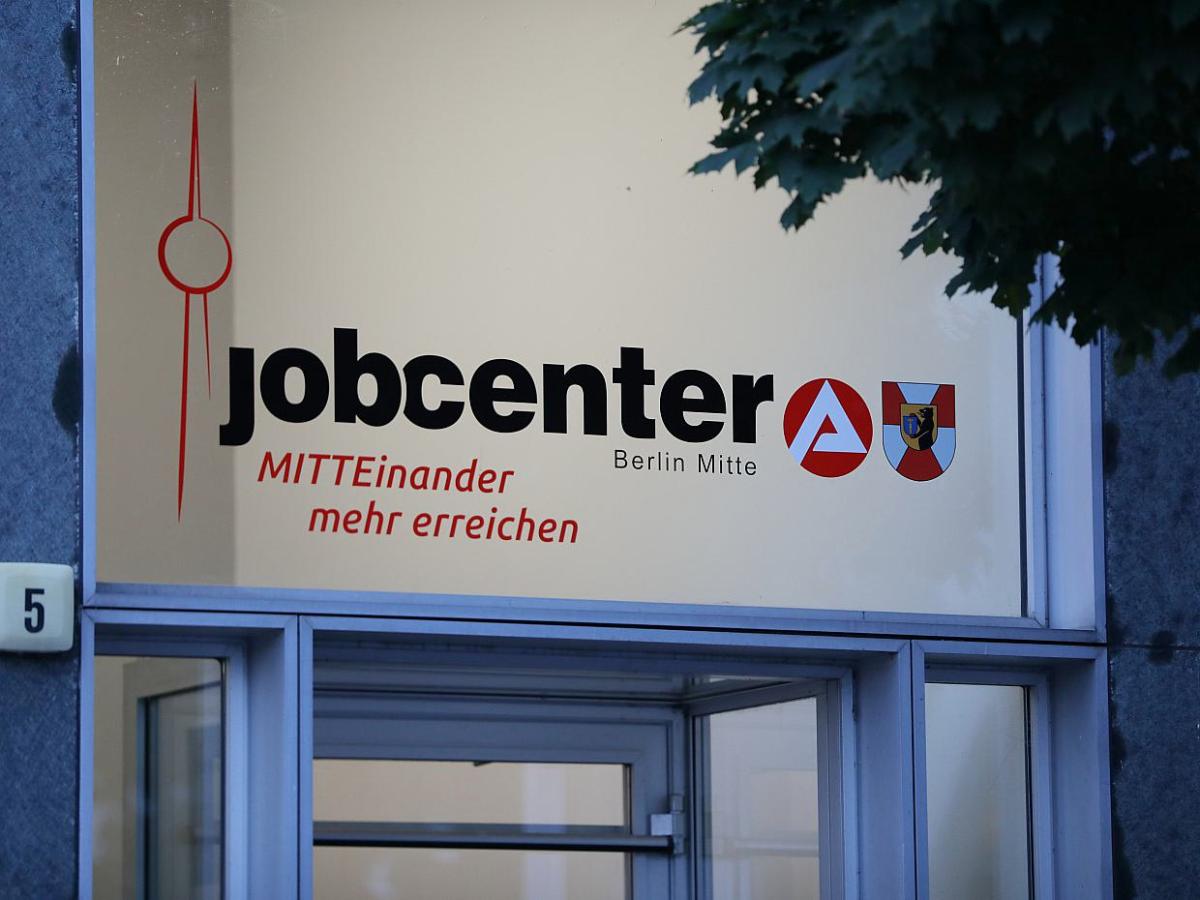 Jobcenter können Bürgergeld-Empfänger bald monatlich einbestellen - bei Kurznachrichten Plus