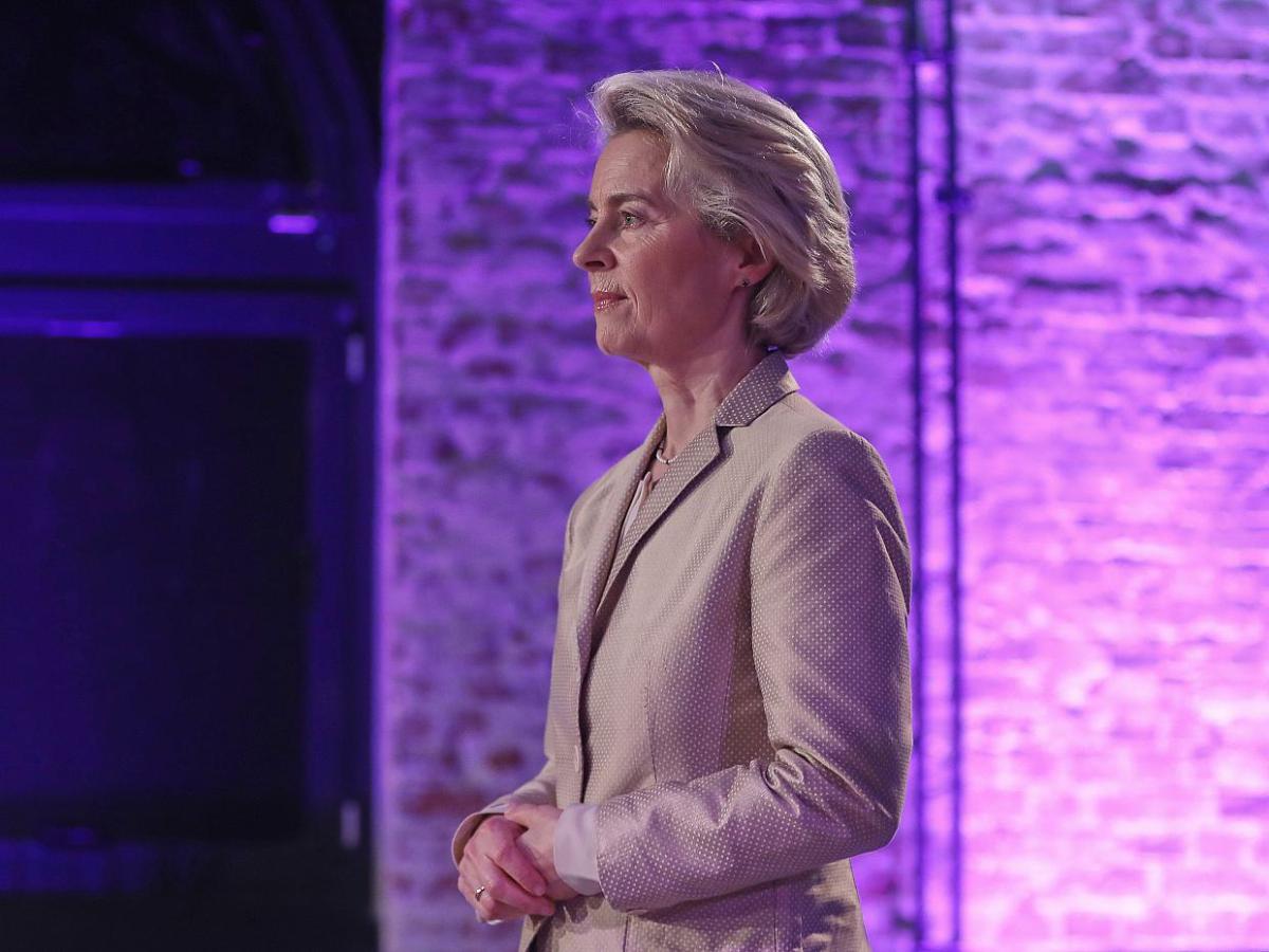 Kühnert attackiert von der Leyen - bei Kurznachrichten Plus