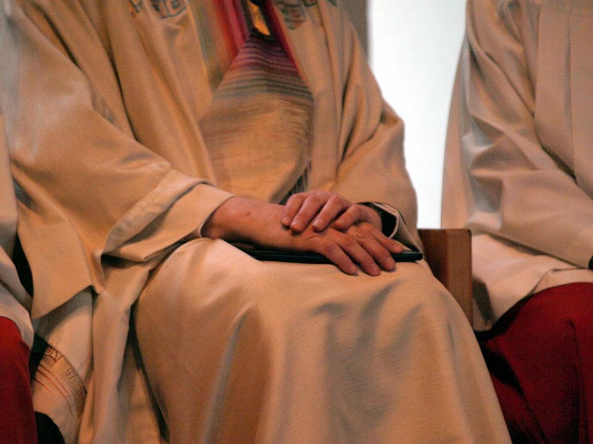 Laschet wirf Kirchen zu viel Selbstbeschäftigung vor - bei Kurznachrichten Plus