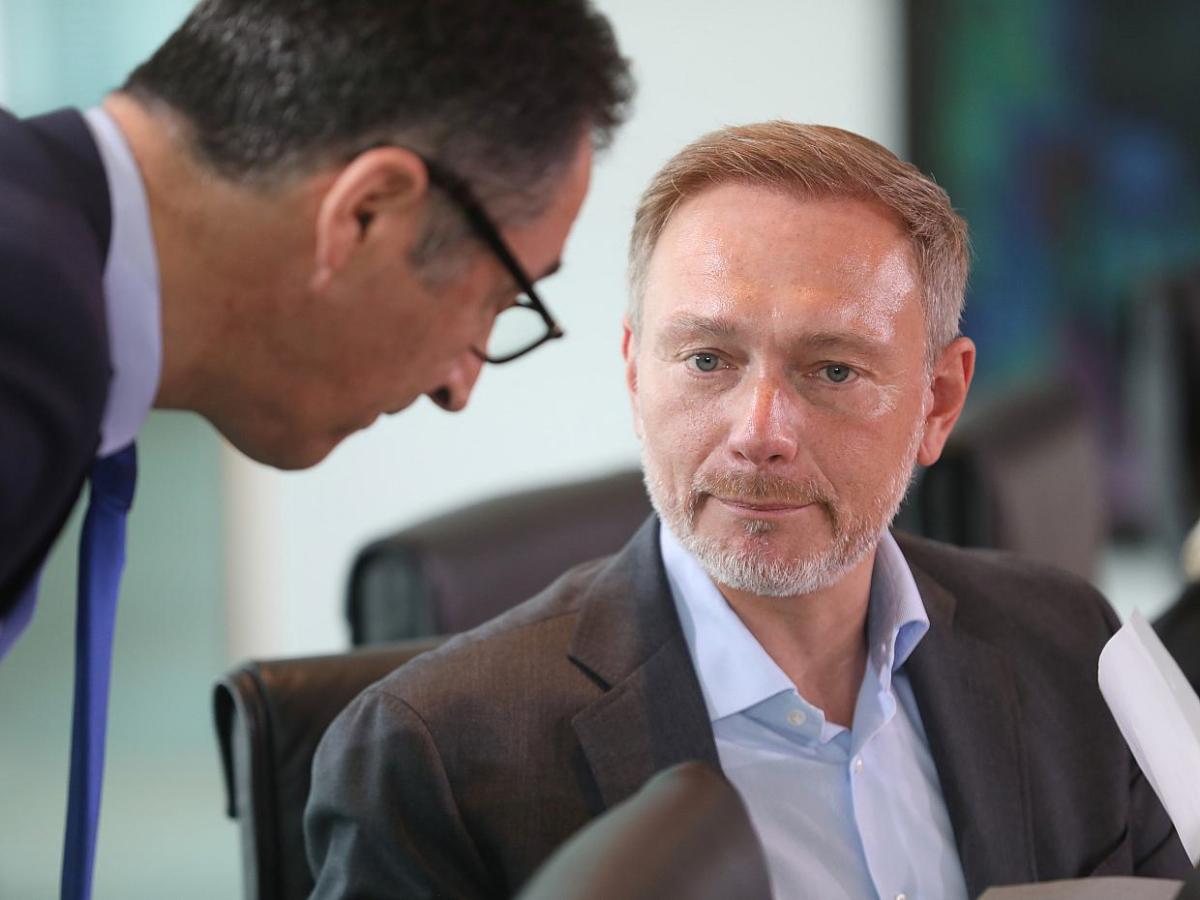 Lindner bestellt Minister zur Sparrunde ein - bei Kurznachrichten Plus