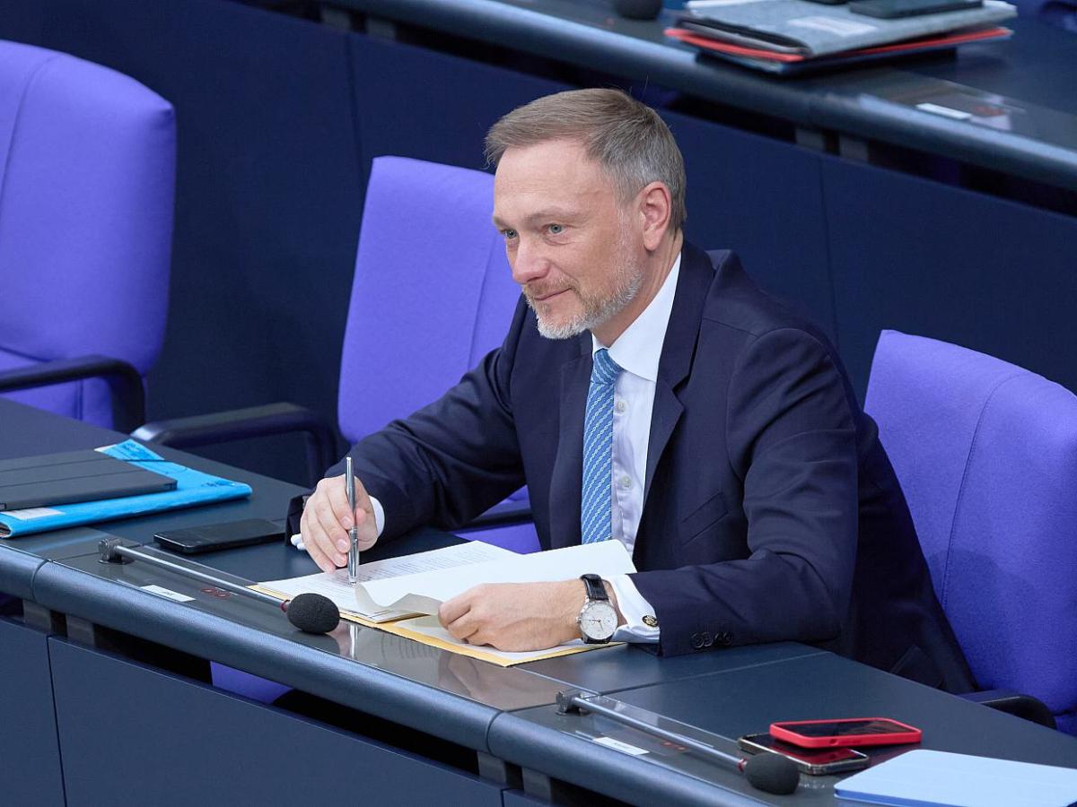 Lindner darf wegen schwacher Konjunktur mehr Schulden machen - bei Kurznachrichten Plus