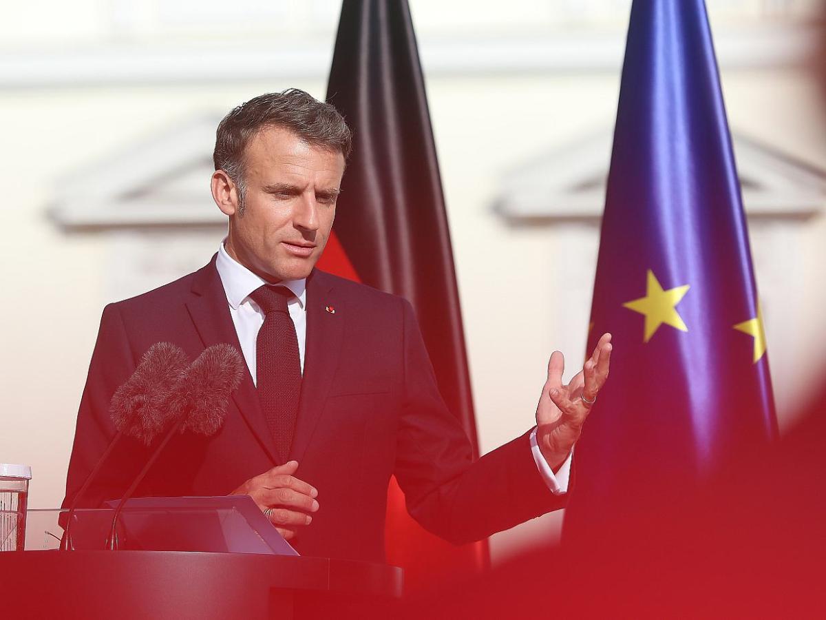 Macron will Verteidigungsbefugnisse der Ukraine erweitern - bei Kurznachrichten Plus