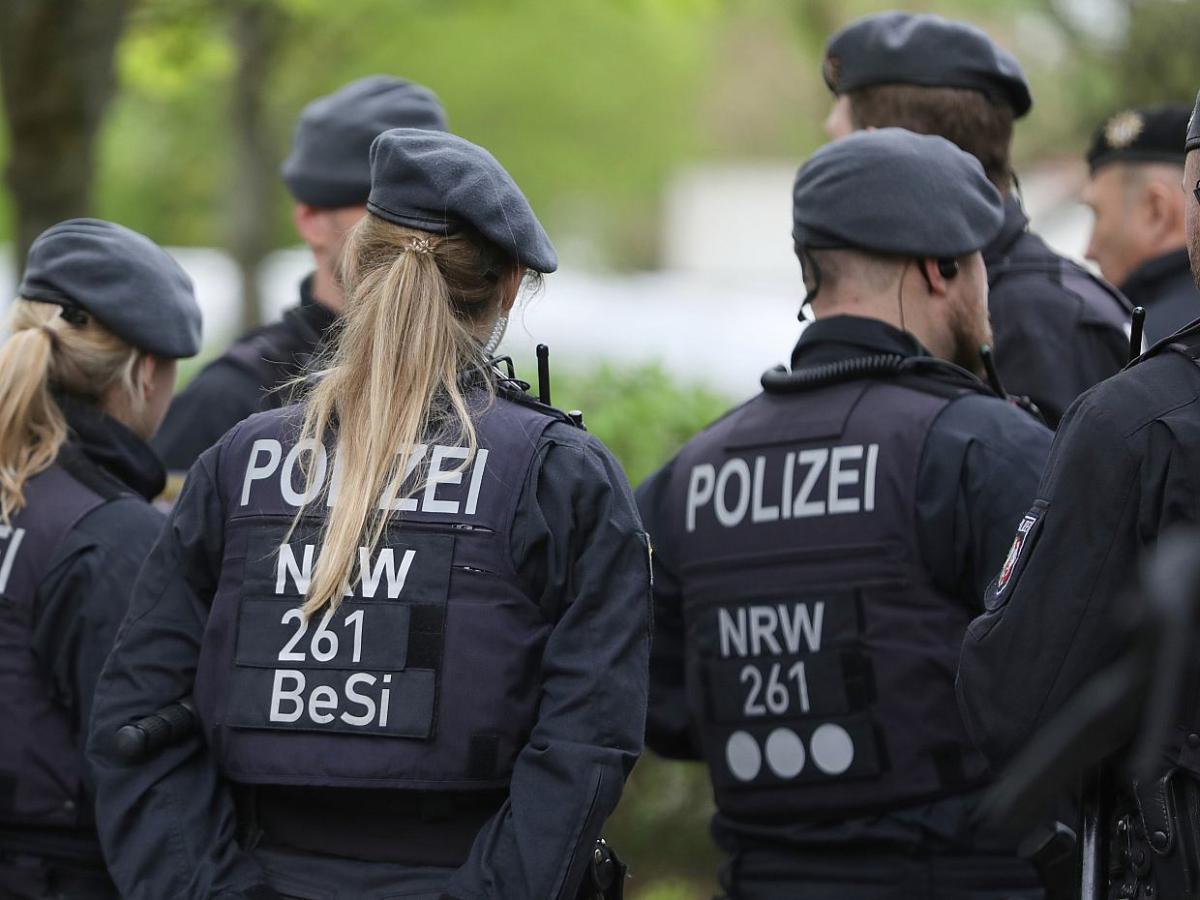 Mindestens drei Tote bei Angriff auf Solinger Stadtfest - bei Kurznachrichten Plus