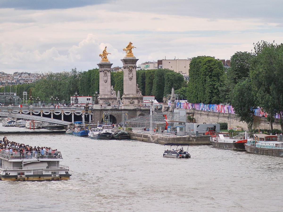 Pariser Bürgermeisterin schwimmt in der Seine - bei Kurznachrichten Plus