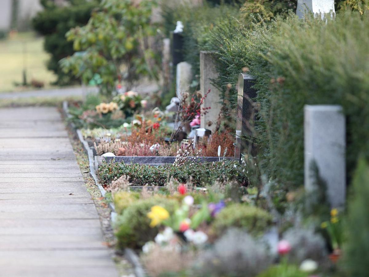 Sterbefallzahlen im August leicht über Niveau der Vorjahre - bei Kurznachrichten Plus