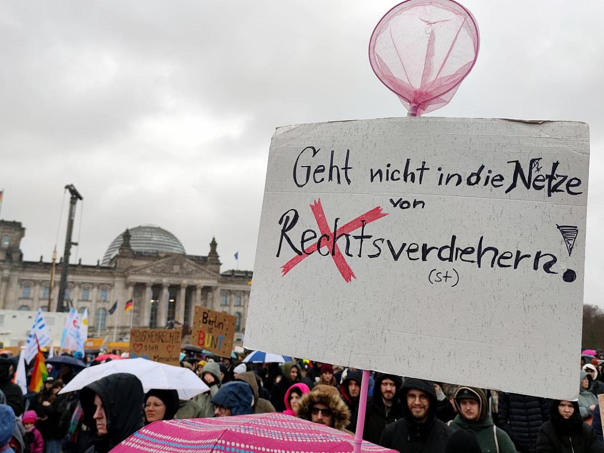 Tausende demonstrieren bundesweit gegen Rechtsextremismus - bei Kurznachrichten Plus