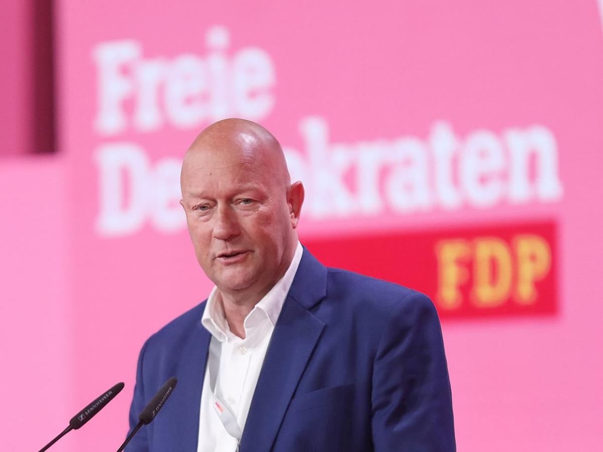 Thüringer FDP-Chef Kemmerich fordert Ende der Ampel-Koalition - bei Kurznachrichten Plus